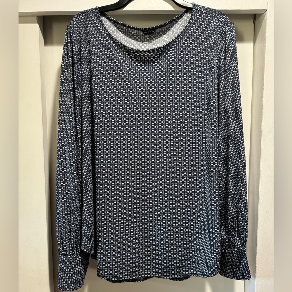 ANN TAYLOR Blue and White Diamond Long Sleeve in XL